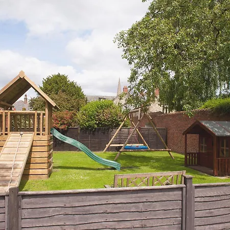 Holiday home Lockton